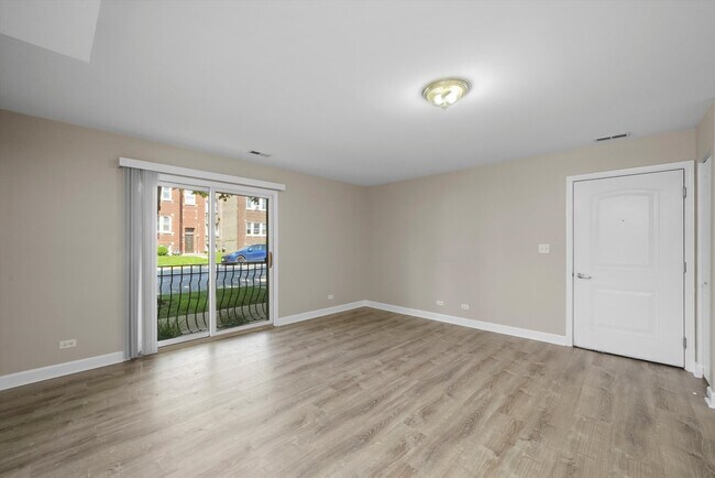 Foto del edificio - 3423 Ridgeland Ave