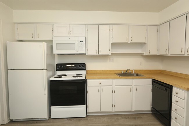 Building Photo - 416 9th St