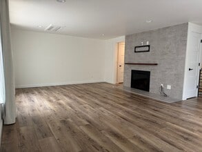 Building Photo - 1209 NE 135th St
