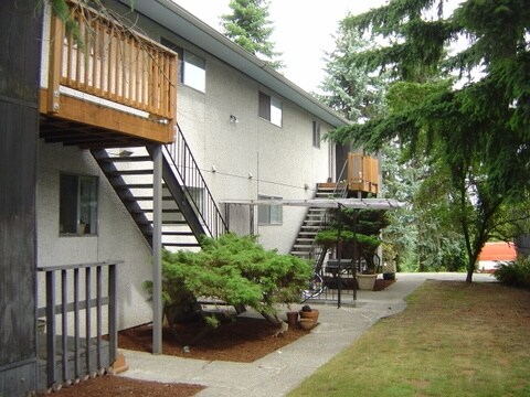 Building Photo - Lake Terrace Apartments
