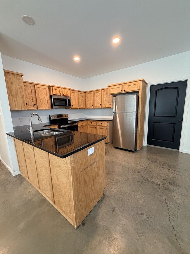 Foto del edificio - 322 E Maple St