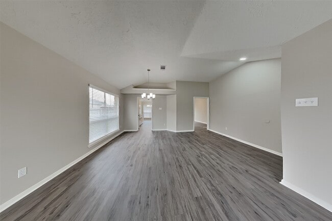 Building Photo - 4311 Duesenberg Ct