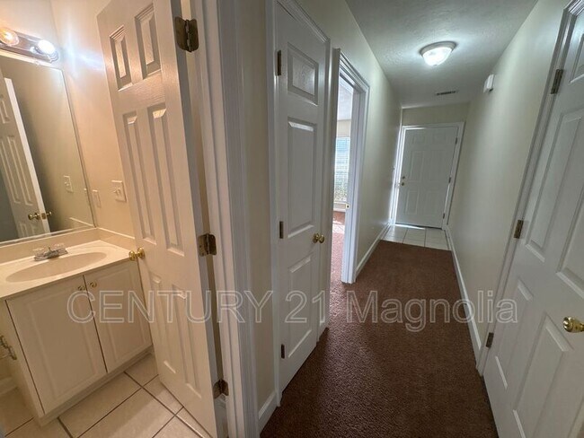 Foto del edificio - 303 Caldwell Cir