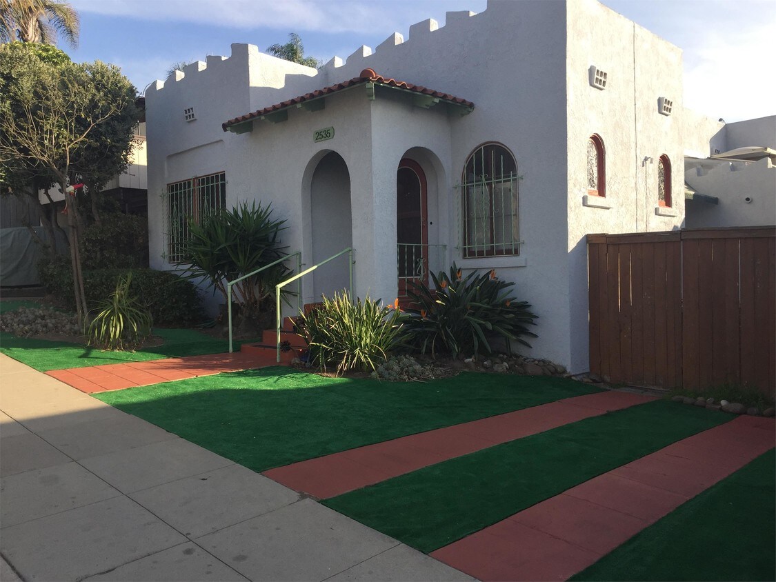 Foto principal - 2535 Howard Ave