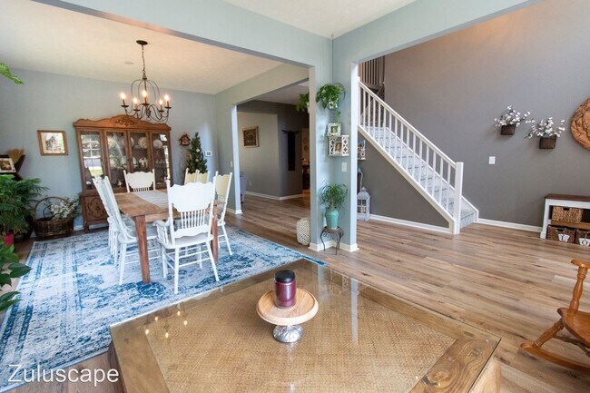 Building Photo - 5 br, 3 bath House - 12952 Ambergate Drive