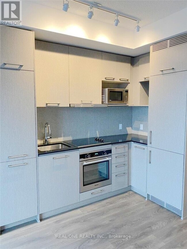 Building Photo - 87 Peter St