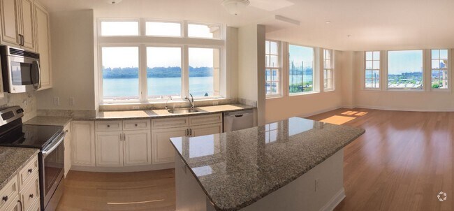 Foto principal - 595 River Rd