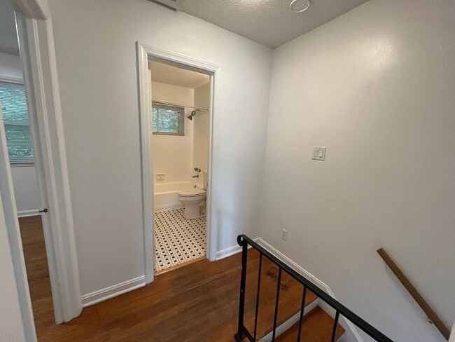 Building Photo - 3818 Lupton Cir
