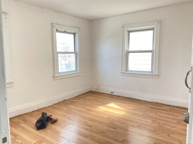 Foto del edificio - 94-34 214th Pl