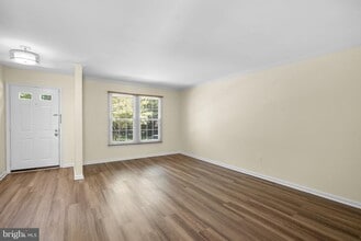 Building Photo - 2915 Mozart Dr