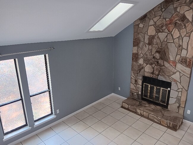 Building Photo - 8015 Tiburon Cir