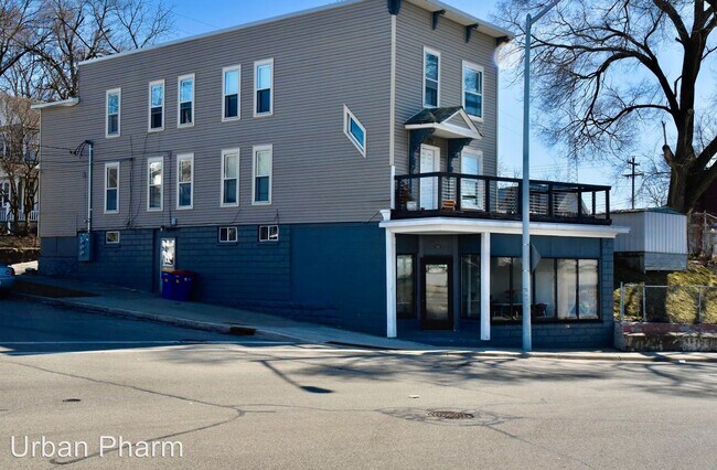Building Photo - 1224 Plainfield Ave NE