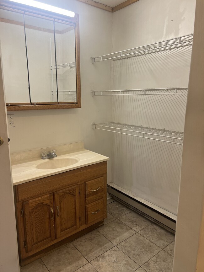 Foto del edificio - 10065 Main St