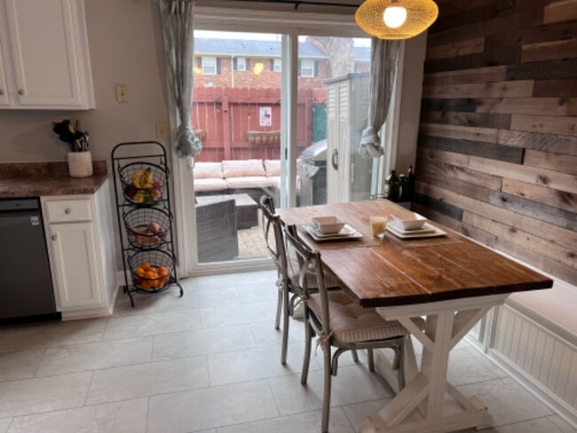 Foto del edificio - 4811 Westmar Terrace