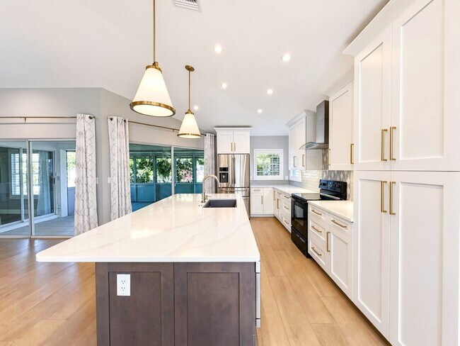Foto del edificio - Beautifully renovated 3/2 home now available in the desirable Villages at Country Creek!