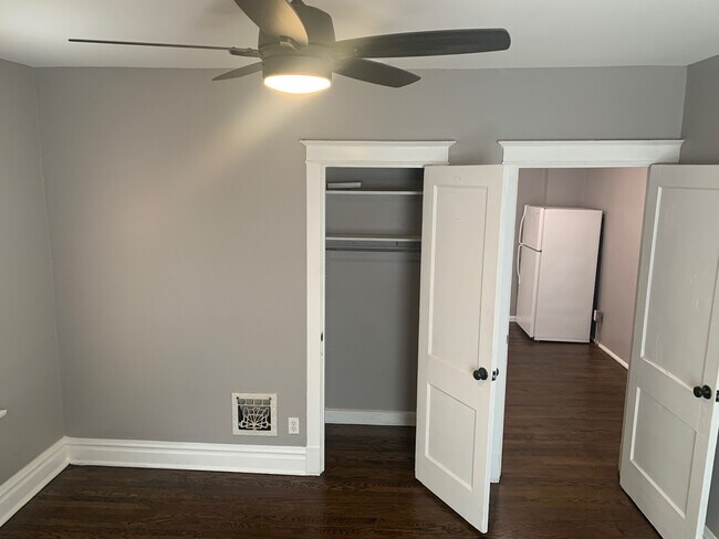 Building Photo - 4556 Flad Ave