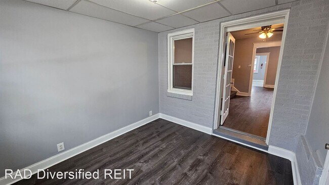 Building Photo - 3 br, 1.5 bath House - 7275 E Walnut Ln