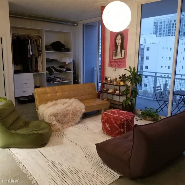 Foto del edificio - 2 br, 2 bath  - 444 NE 30th St Unit 606B
