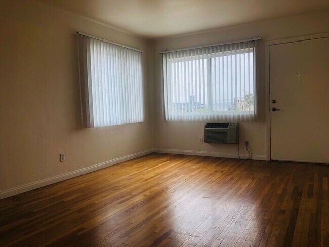 Foto del edificio - Bankers Hill 1 Bedroom 1 Bath with Downtown San Diego Views