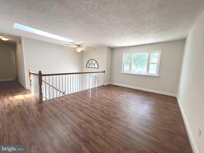 Building Photo - Beautiful 3bd 3bth single family home in M...