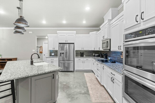 Building Photo - 15765 Salado Dr