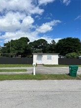 Building Photo - 10133 W Jessamine St
