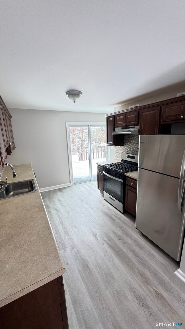 Foto del edificio - 26 Rock Creek Rd