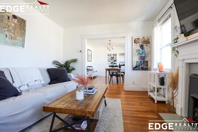 Building Photo - 103 Etna St