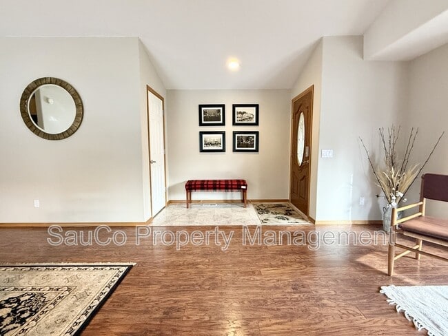 Foto del edificio - 60031 Ridgeway Loop