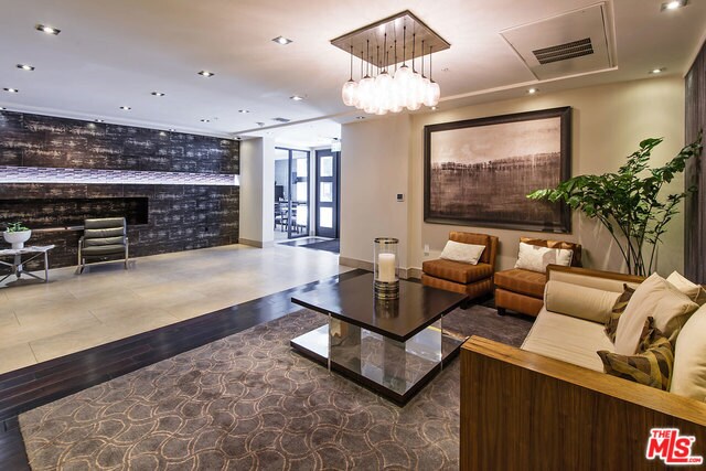 Foto del edificio - 432 N Oakhurst Dr