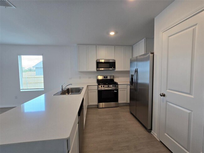 Foto del edificio - 12920 Eastland Dr