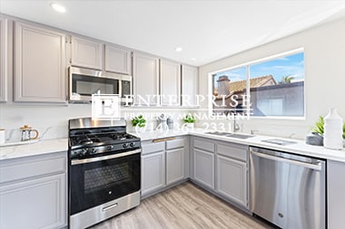 Building Photo - Beautiful Townhome (2432 Moon Dust)