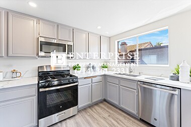 Foto del edificio - Beautiful Townhome (2432 Moon Dust)