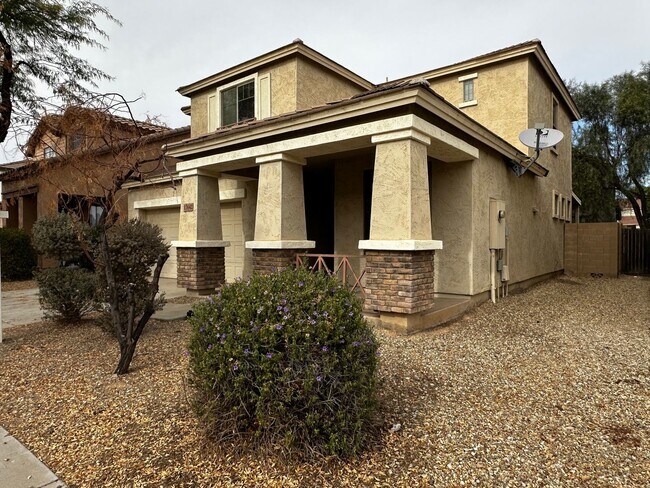Foto del edificio - GREAT 3 BEDROOM 2.5 BATHROOM PLUS DEN SURP...