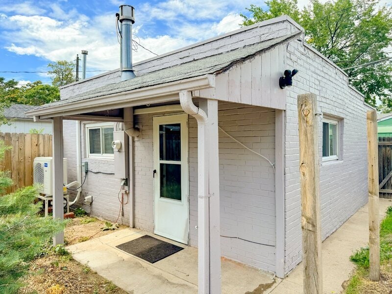 Primary Photo - 137 1/2 Elati Street