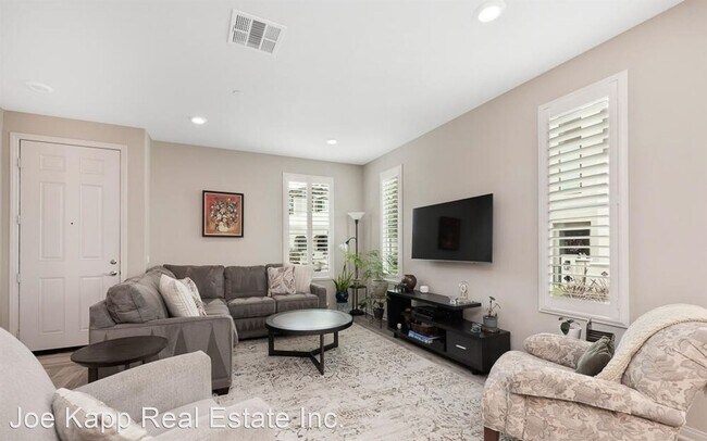 Building Photo - 3 br, 2.5 bath House - 655 Pedro St