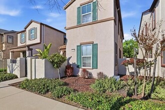 Building Photo - 3017 Village Park Dr