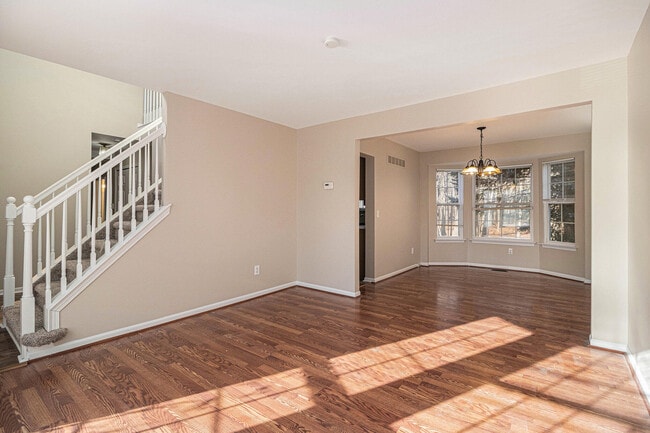 Building Photo - 43294 Silverwood Dr