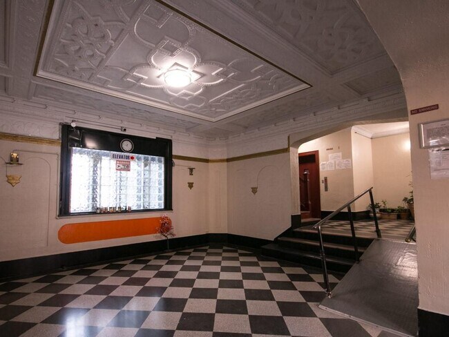 Foto del edificio - 1973 81st St