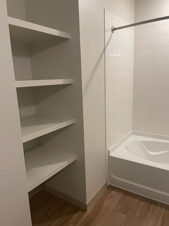 Photo - 1550 N Raleigh St Apartment