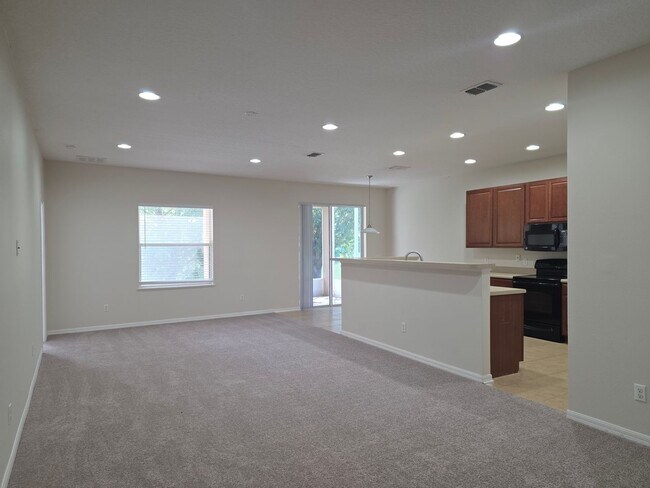 Building Photo - Three Bedroom Home at Charleston Park in Apopka