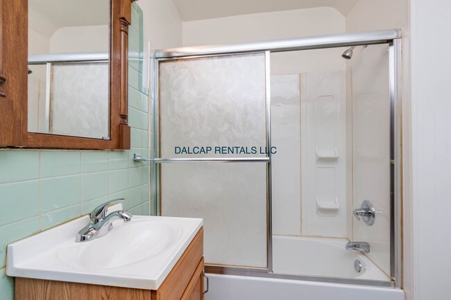 Foto del edificio - Firestone Park Home Available