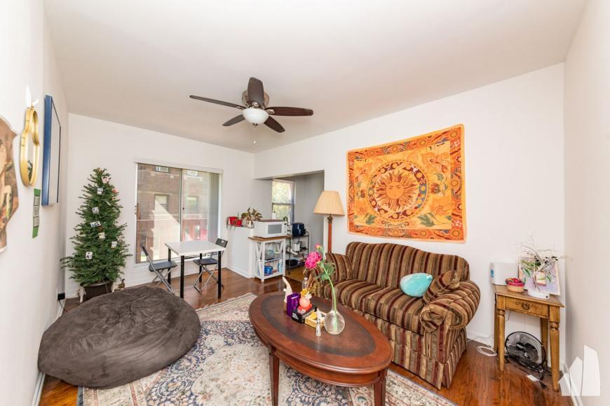 Primary Photo - 2 bedroom in Chicago IL 60657