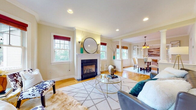 Photo - 161 Pearl St House