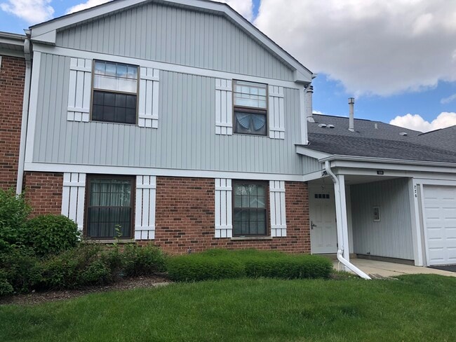 Front view - 226 Arrowwood Ct