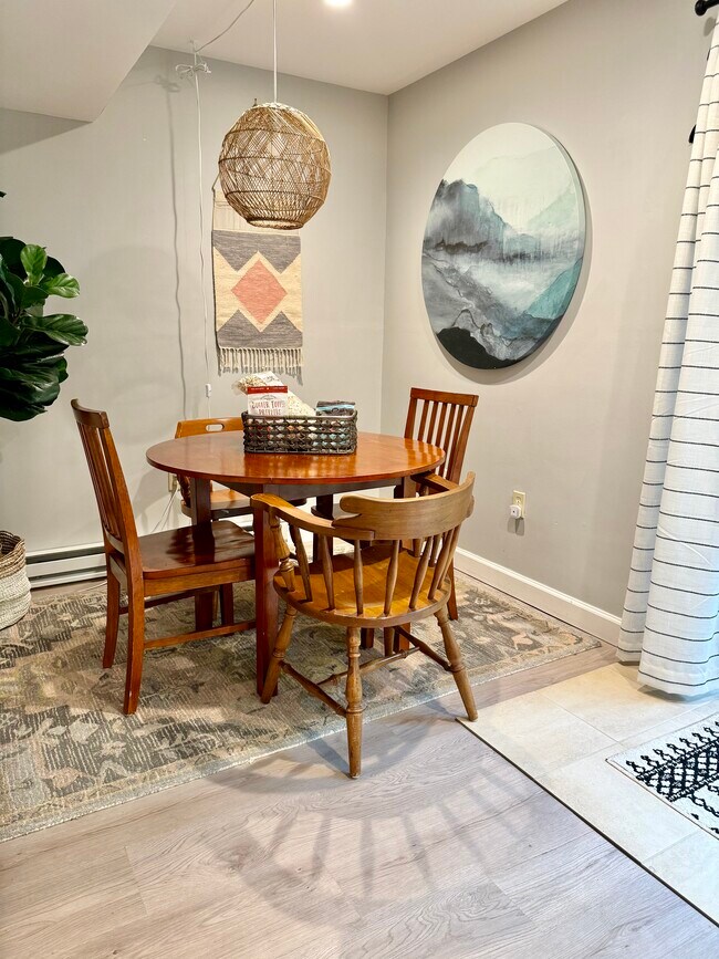 Dining Table - 17 E Nap Ln