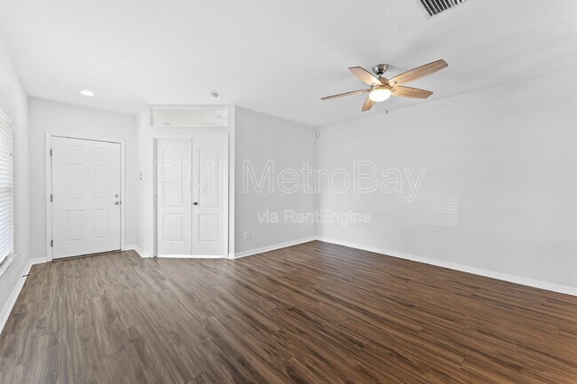 Foto del edificio - 5873 Fishhawk Ridge Dr