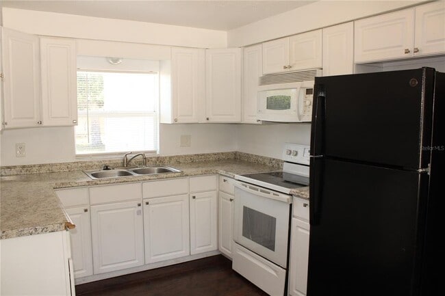 Building Photo - 3316 26th St W