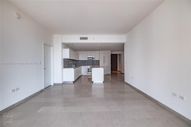 Foto del edificio - 88 SW 7th St