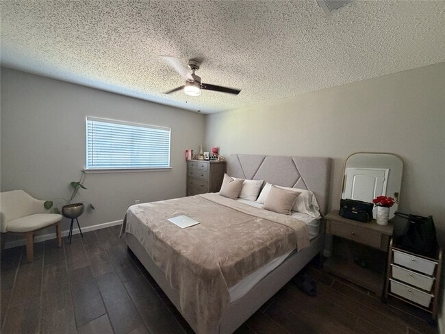 Foto del edificio - 4430 Hawk Meadow Dr